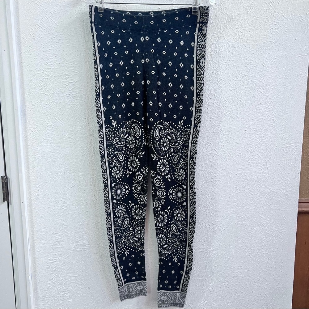AEO gray paisley sweater legging - Picture 2 of 6